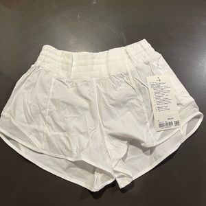 Lululemon hotty hot high rise 2.5’ lined